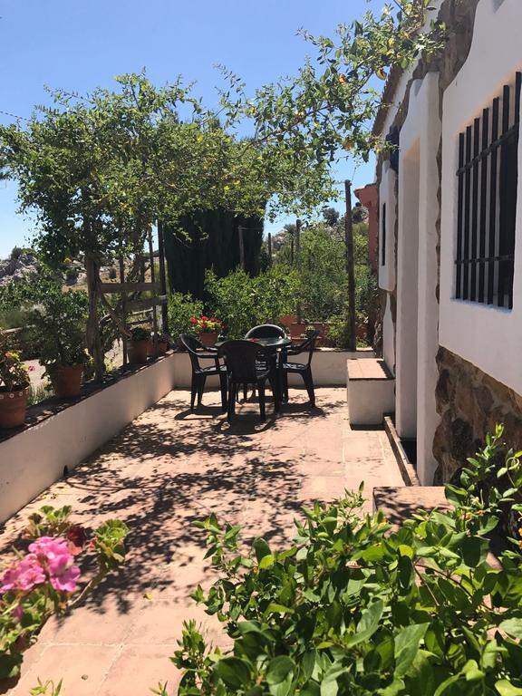 Cortijo Nuevo Alojamiento Rural Cuevas del Becerro Bagian luar foto