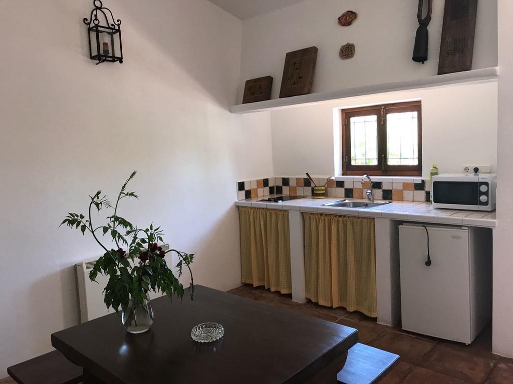 Cortijo Nuevo Alojamiento Rural Cuevas del Becerro Bagian luar foto